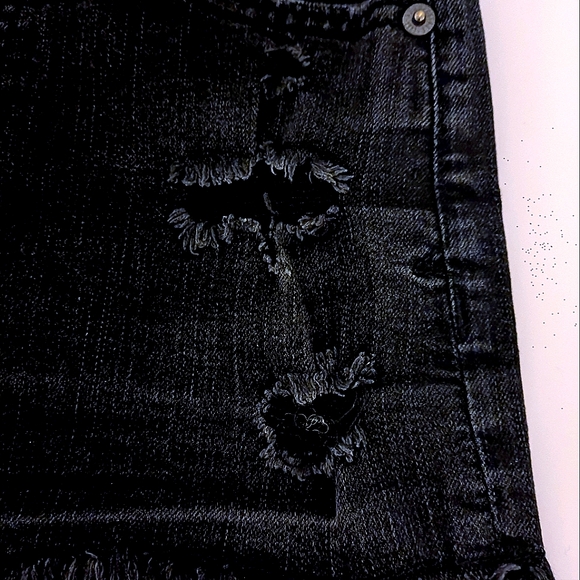 Aeropostale Women Ripped Style High-Rise Black Denim Shorts - Picture 3 of 10